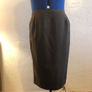 Levine Classics Too brown skirt, size 16W